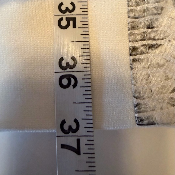 #114 Insight New York Cream Coat with Snake-Print Trim. Excellent Condition. - Picture 14 of 16